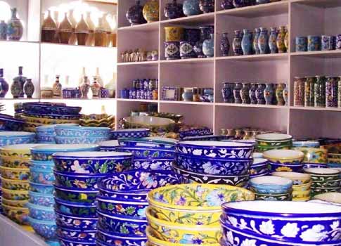 Blue pottery 