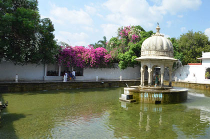 Udaipur Forts & Temples Tour