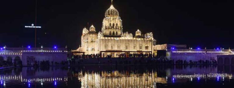 Gurudwara Bangla Sahib Delhi Delhi (Entry Fee, Timings, History, Built ...