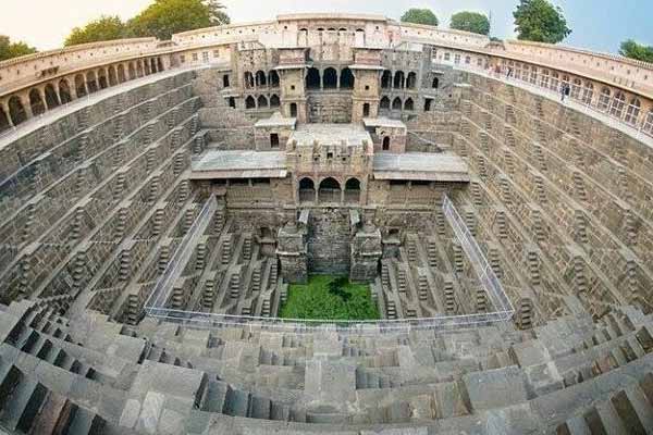 Top 8 Famous Stepwells in Rajasthan