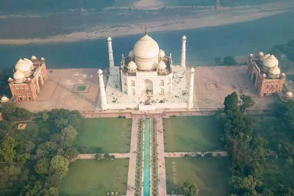 Top 8 Facts About the Taj Mahal