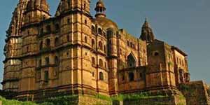 Chaturbhuj Temple Orcha Timings, Entry Fees, Location, Facts, History, Architecture & Visiting Time