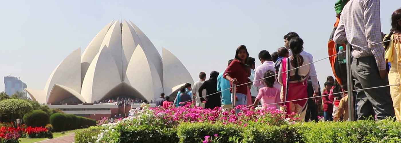 Lotus Temple Delhi Timings, Entry Fees, Location, Facts, History, Architecture & Visiting Time