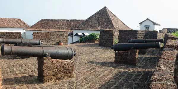 Reis Mogos Fort