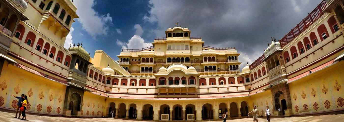 City Palace Jaipur Timings, Entry Fees, Location, Facts, History, Architecture & Visiting Time