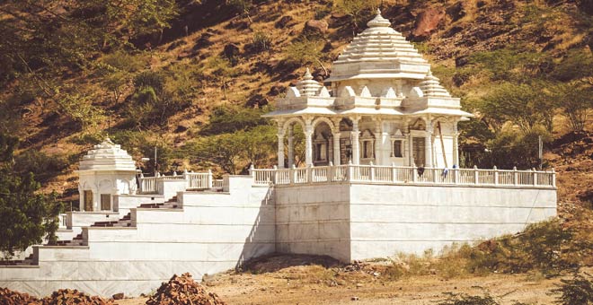 Shri Nakoda Parshawnath Jain Temple